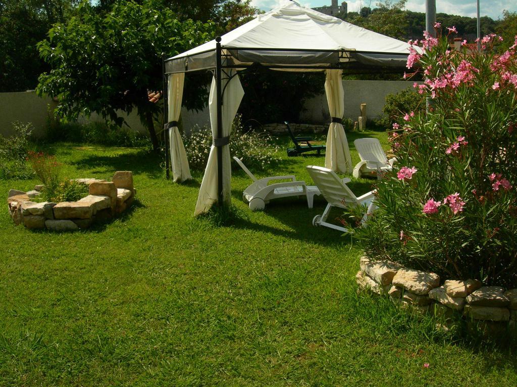 Hotel De La Madeleine A Tornac Anduze Dış mekan fotoğraf